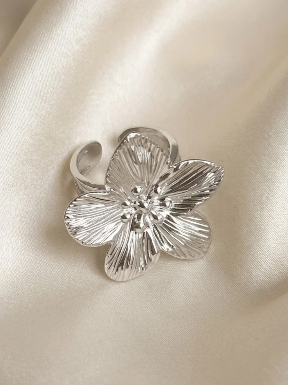 New! Silver Flower Statement Ring